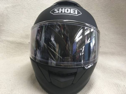 ヘルメットのフルフェイス