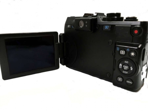 コンパクトデジタルカメラ