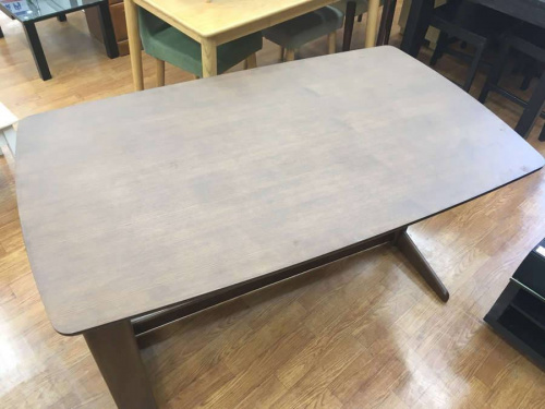 ダイニングセットの4点セット