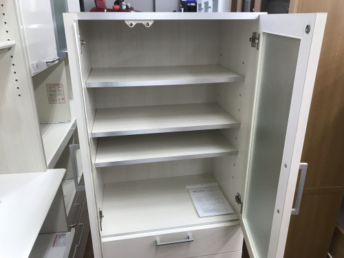 キッチン収納のキッチンキャビネット