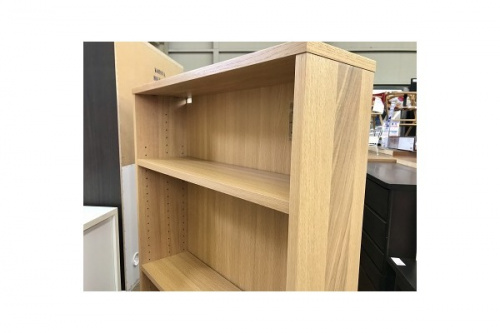 本収納のオーク材薄型ラック