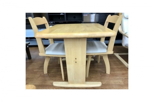 テーブルのダイニング3点セット