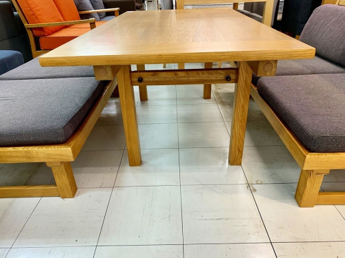 テーブルのベンチダイニングセット