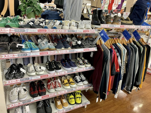 スニーカーの中古