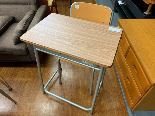 生活家具のデスク