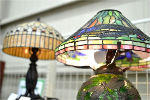 ステンドグラステーブルランプの照明