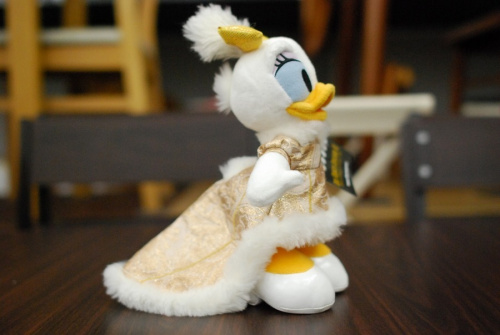 ぬいぐるみのデイジーダック