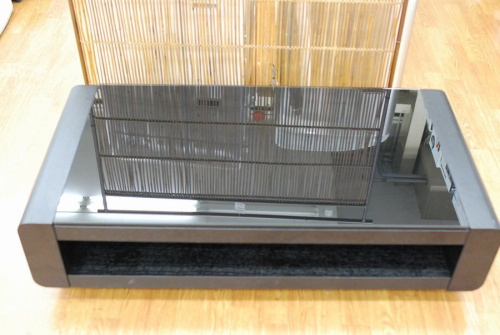 ニトリのガラステーブル