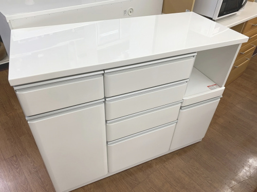 収納家具のニトリ