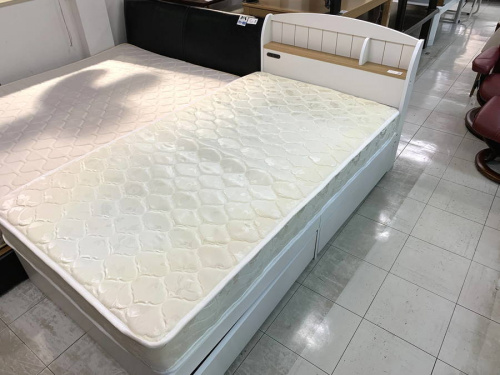 生活家具のベッド