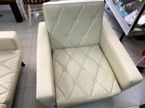 生活家具のカリモク60