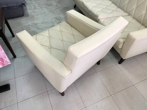 カリモク60のロビーチェア