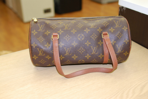 LOUIS VUITTONのハンドバッグ