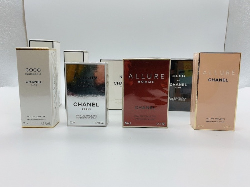 CHANEL  シャネルの未使用　