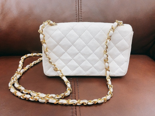 チェーンショルダーバッグのブランド