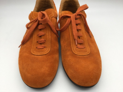 スニーカーのローカットスニーカー