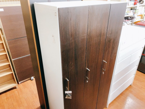 ロッカーの三連ロッカー