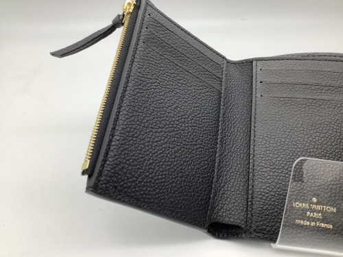 財布の三つ折り財布