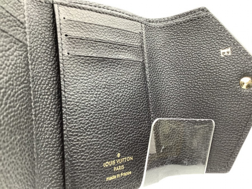 三つ折り財布の千葉