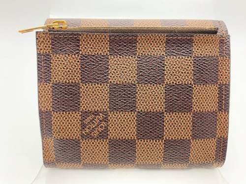 財布の三つ折り財布