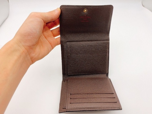 三つ折り財布の千葉