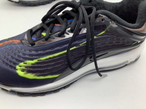 スニーカーのローカットスニーカー