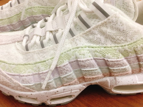 スニーカーのローカットスニーカー