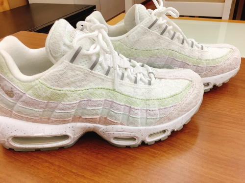 ローカットスニーカーの千葉