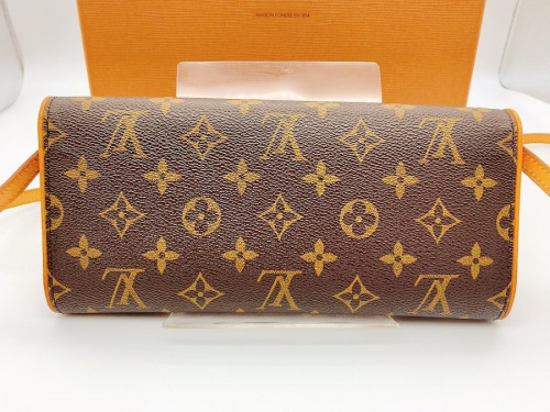 ショルダーバッグのツインGM