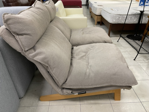 リクライニングソファの生活家具　