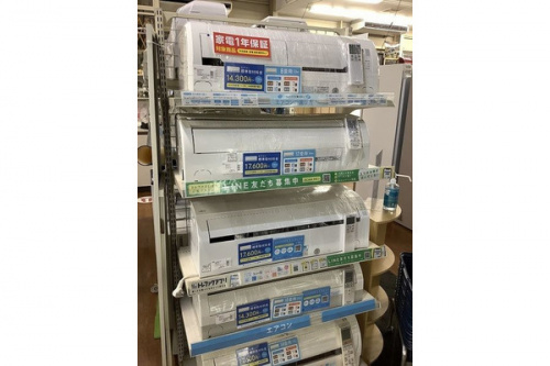 壁掛けエアコンの窓枠エアコン