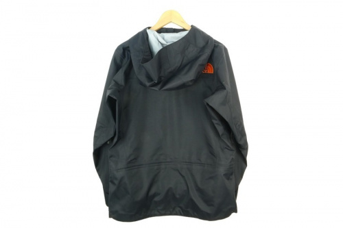 BEAMSのマウンテンパーカー
