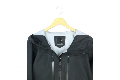 マウンテンパーカーのマルチドージージャケット