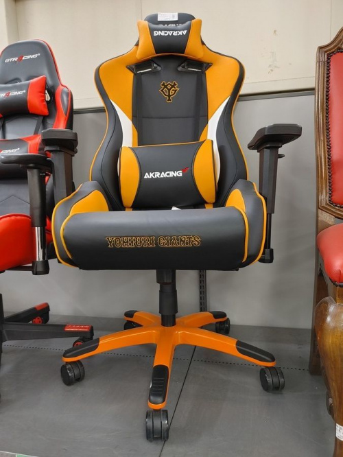 イスのゲーミングチェア