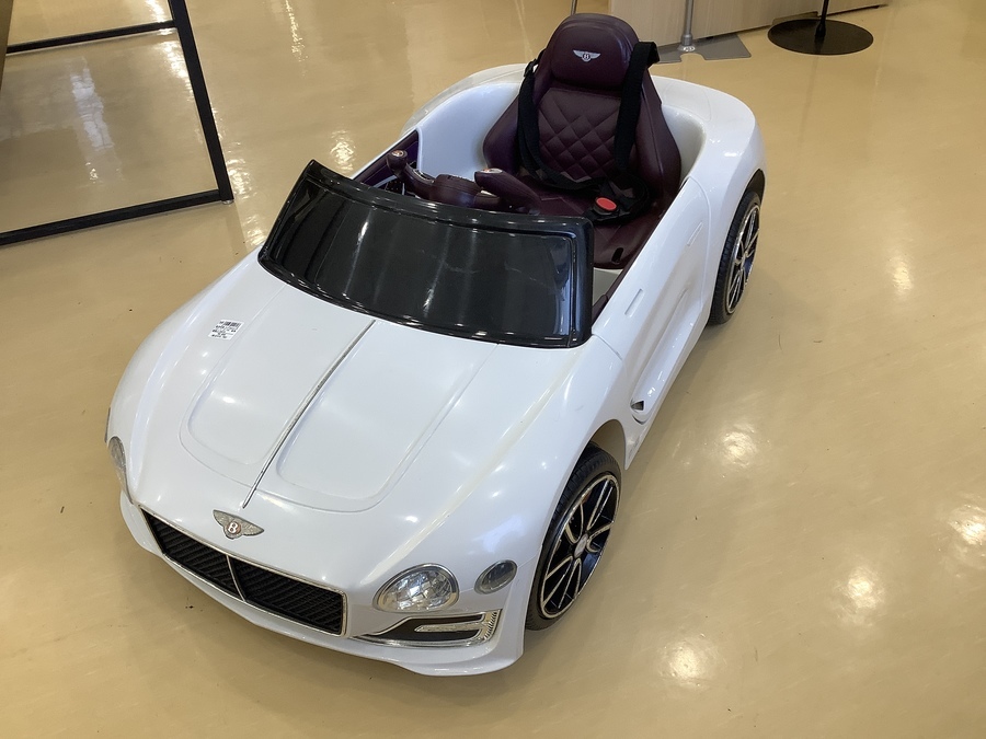 本格的な外観のかっこいい電動乗用カーが入荷です！｜2022年04月