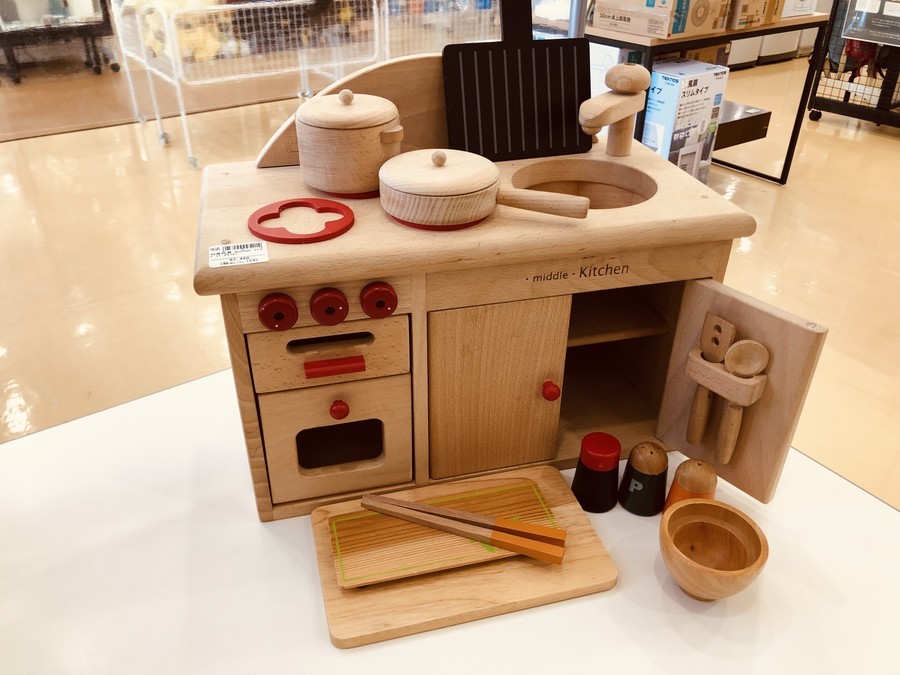 ミドルキッチンセット 木製おもちゃ入荷しました！｜2022年06月05日