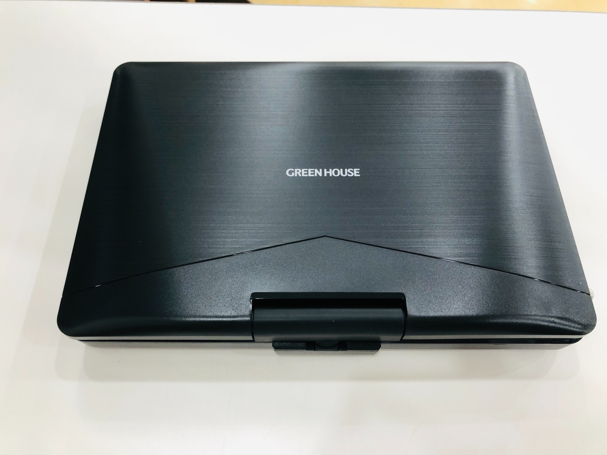 11.4インチ 地デジ対応ポータブルブルーレイディスクプレーヤー入荷