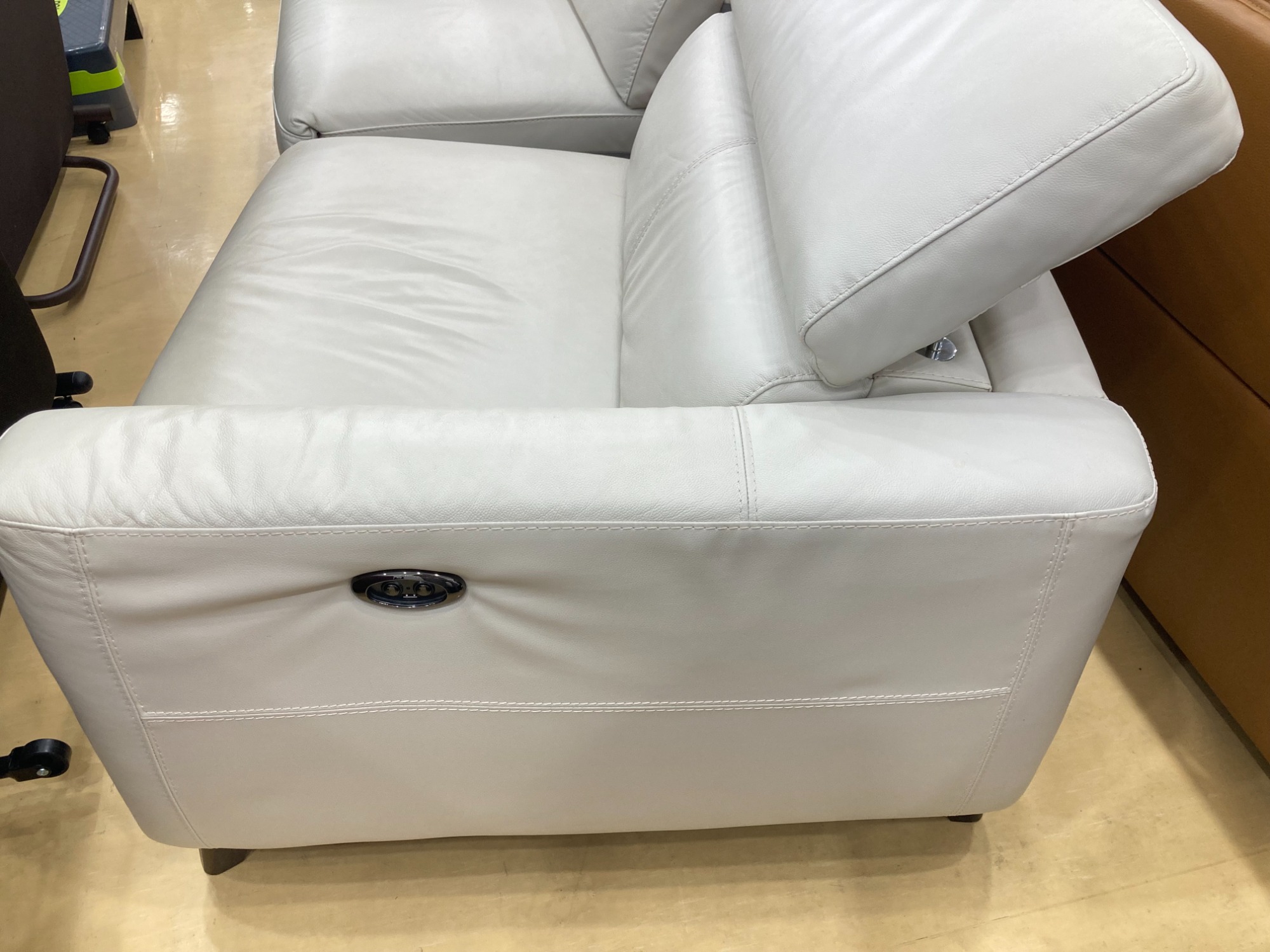 NITORI(ニトリ)の電動リクライニングソファが入荷いたしました