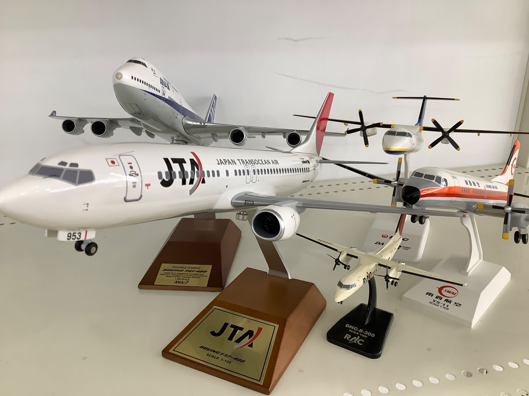 旅客機プラモデル 日東 1/100 ANA ボーイング737 南西航空 YS11