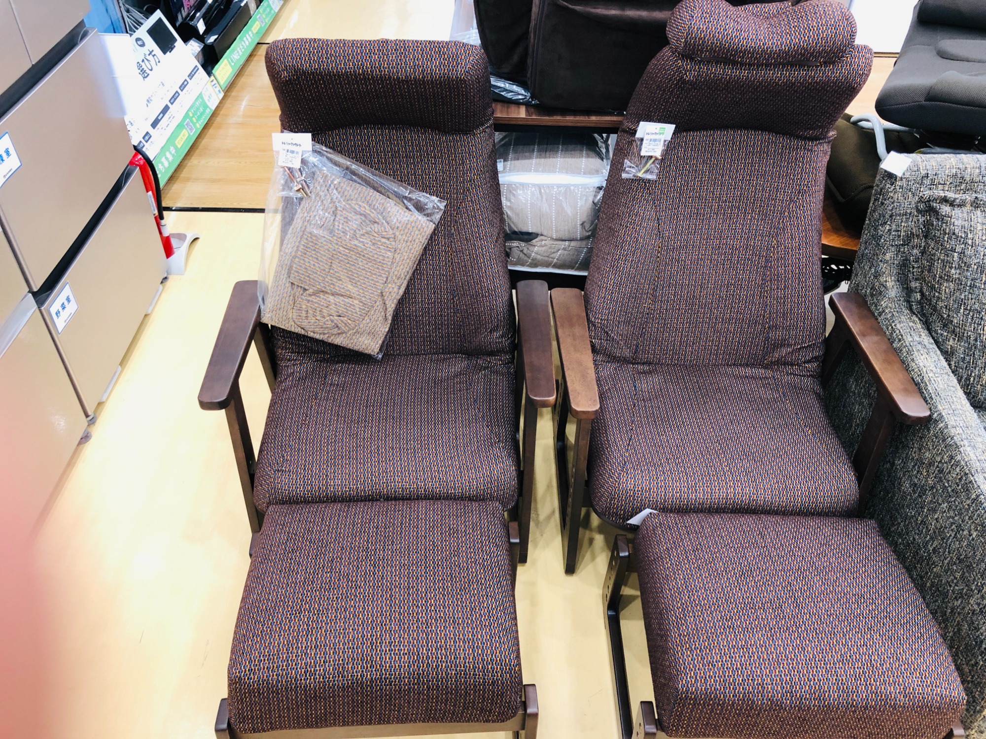 PINTO CHAIR LIVING ピントチェアリビング オットマン付きチェア