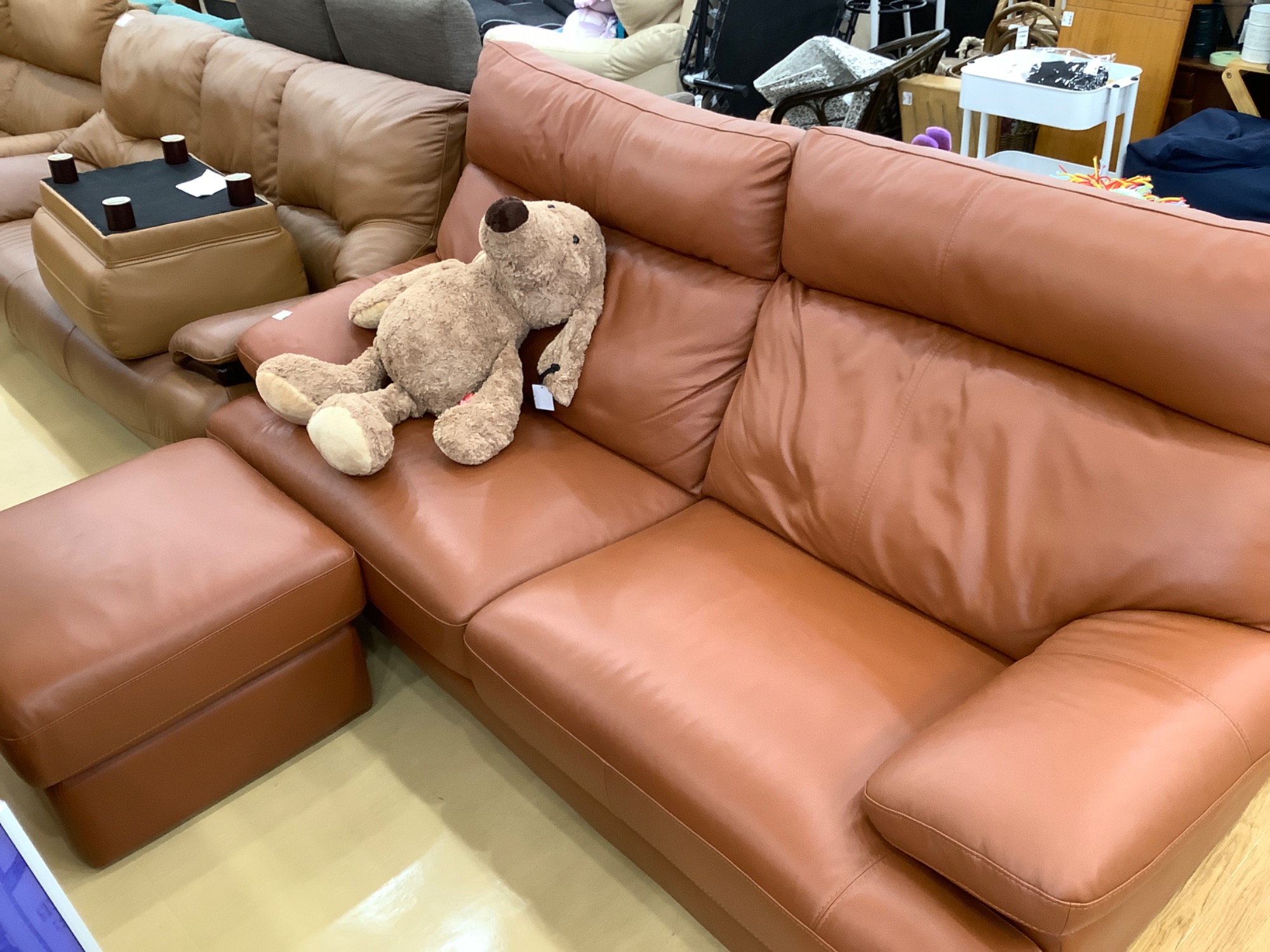 展示中のソファー値下げしました！新生活の準備は是非トレファク本庄店