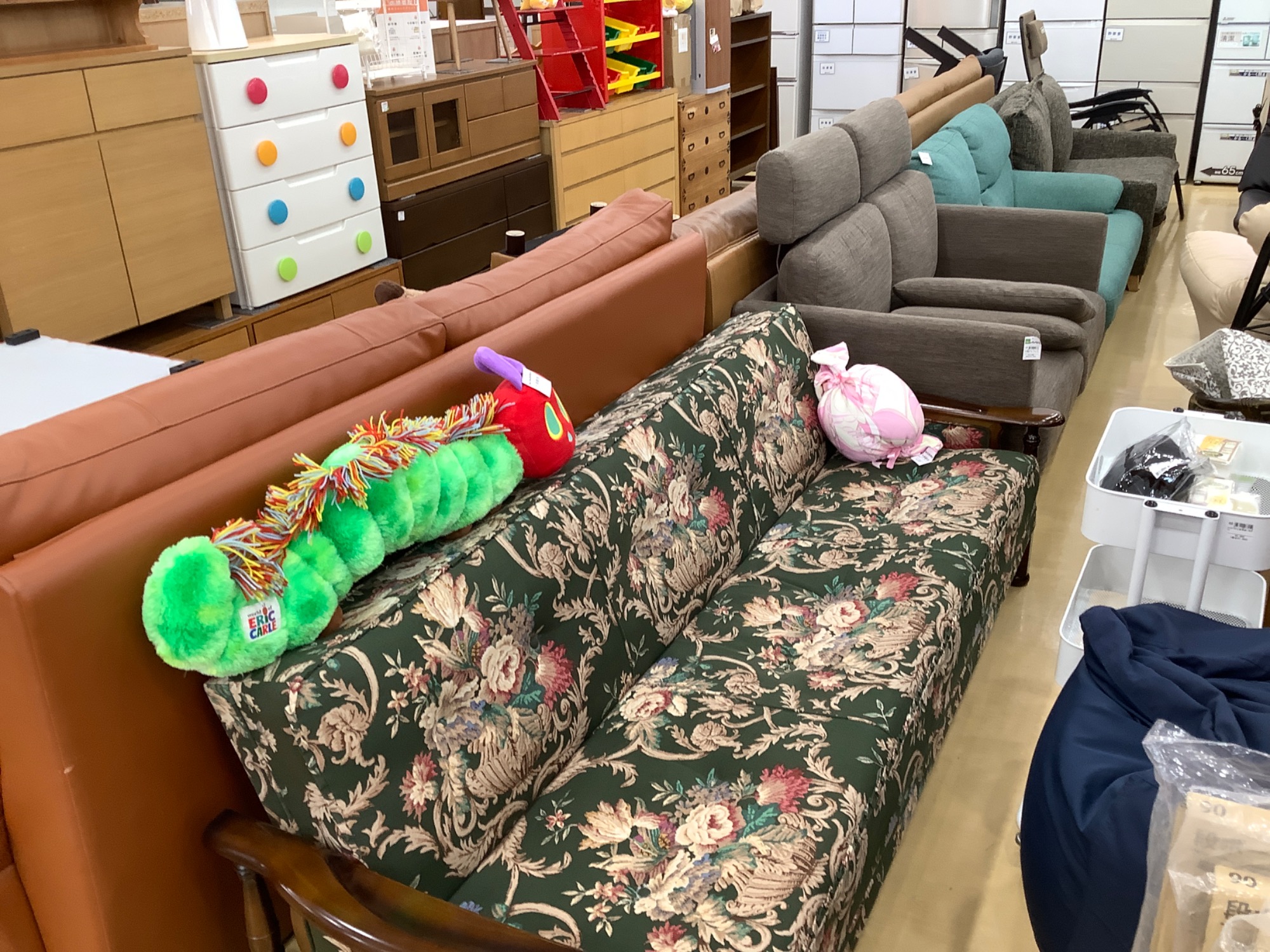 展示中のソファー値下げしました！新生活の準備は是非トレファク本庄店