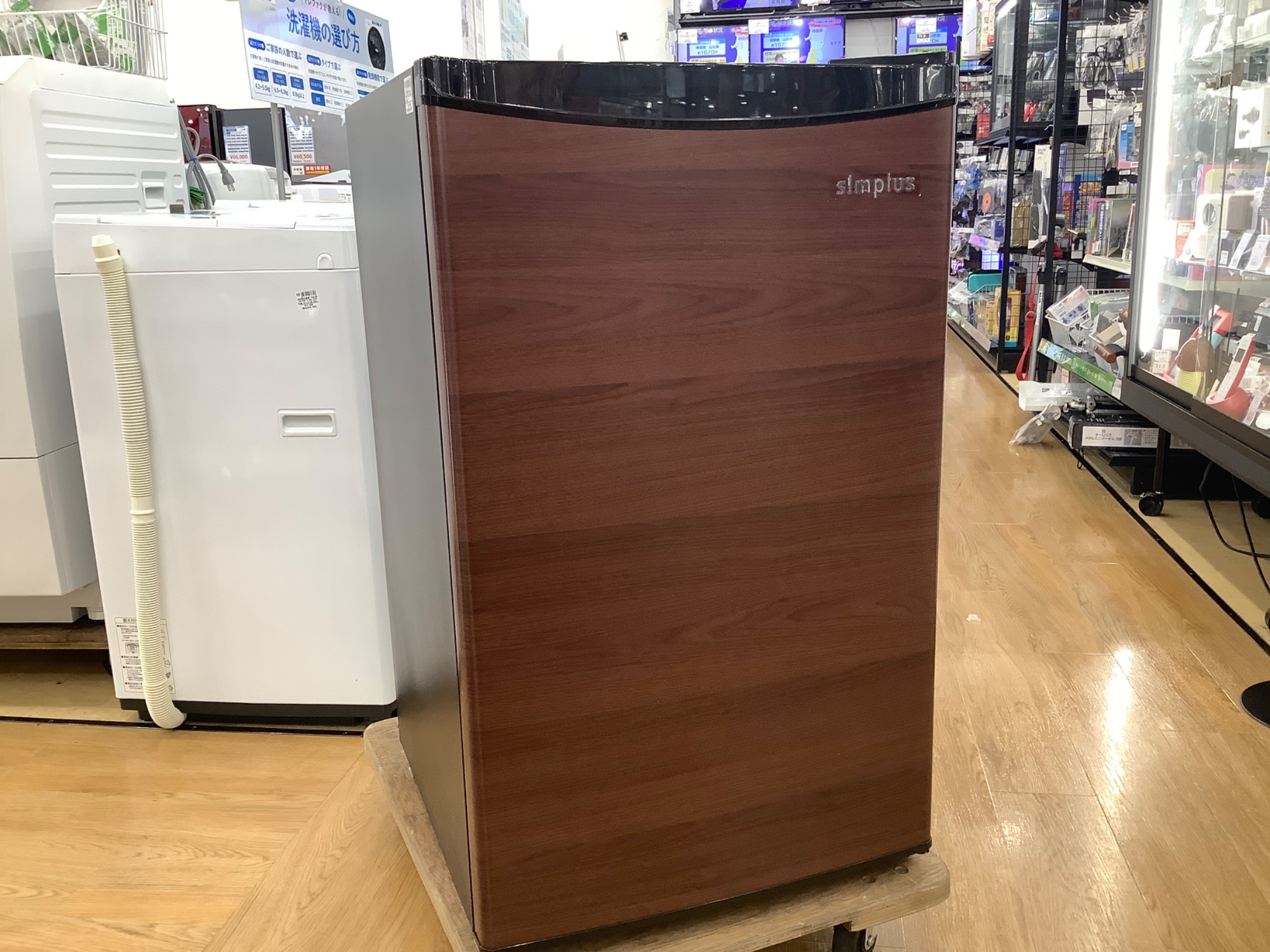 木目調1ドア冷凍庫入荷いたしました！｜2024年07月26日｜リサイクル