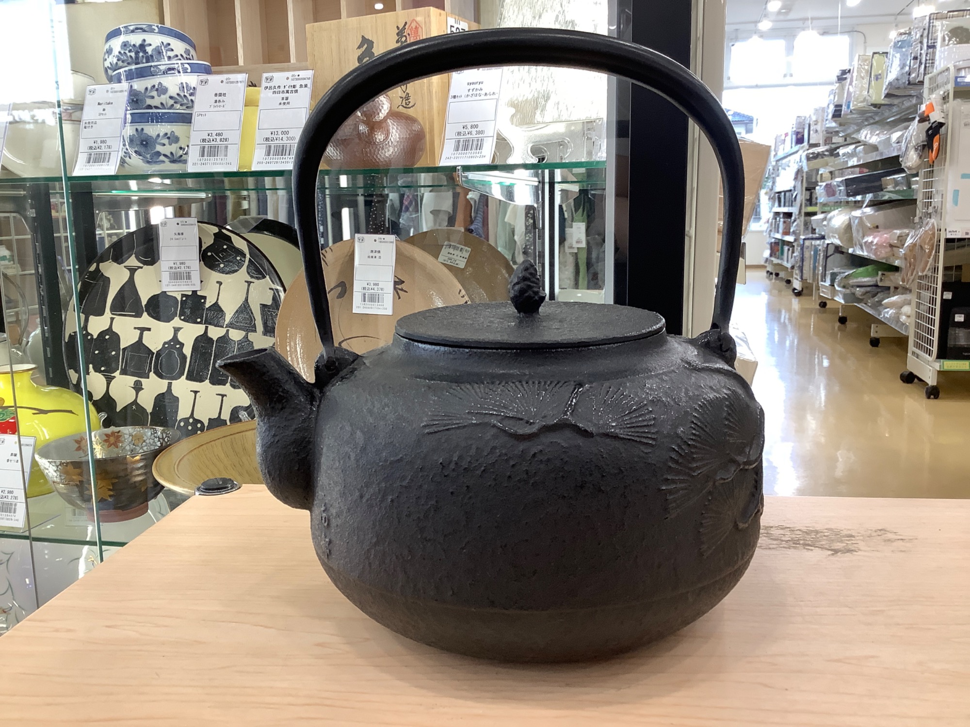 鉄瓶 万代屋 2.0L 南部鉄器 入荷いたしました！｜2024年08月09日