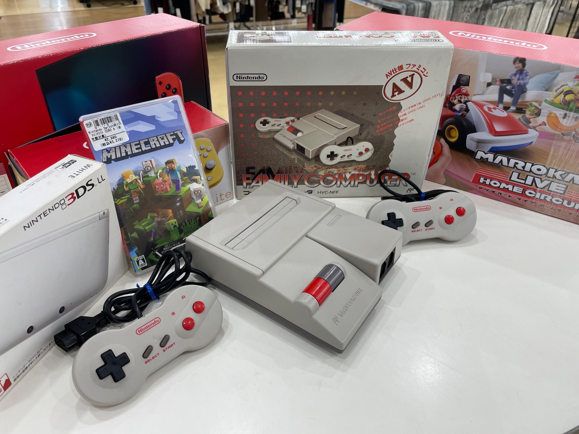 ファミリーコンピューター(HVC-001)＋ソフト2個セット