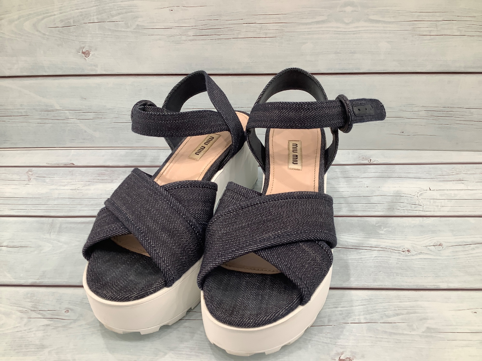 MIU MIU (ミュウミュウ) サンダル 入荷いたしました！｜2025年09