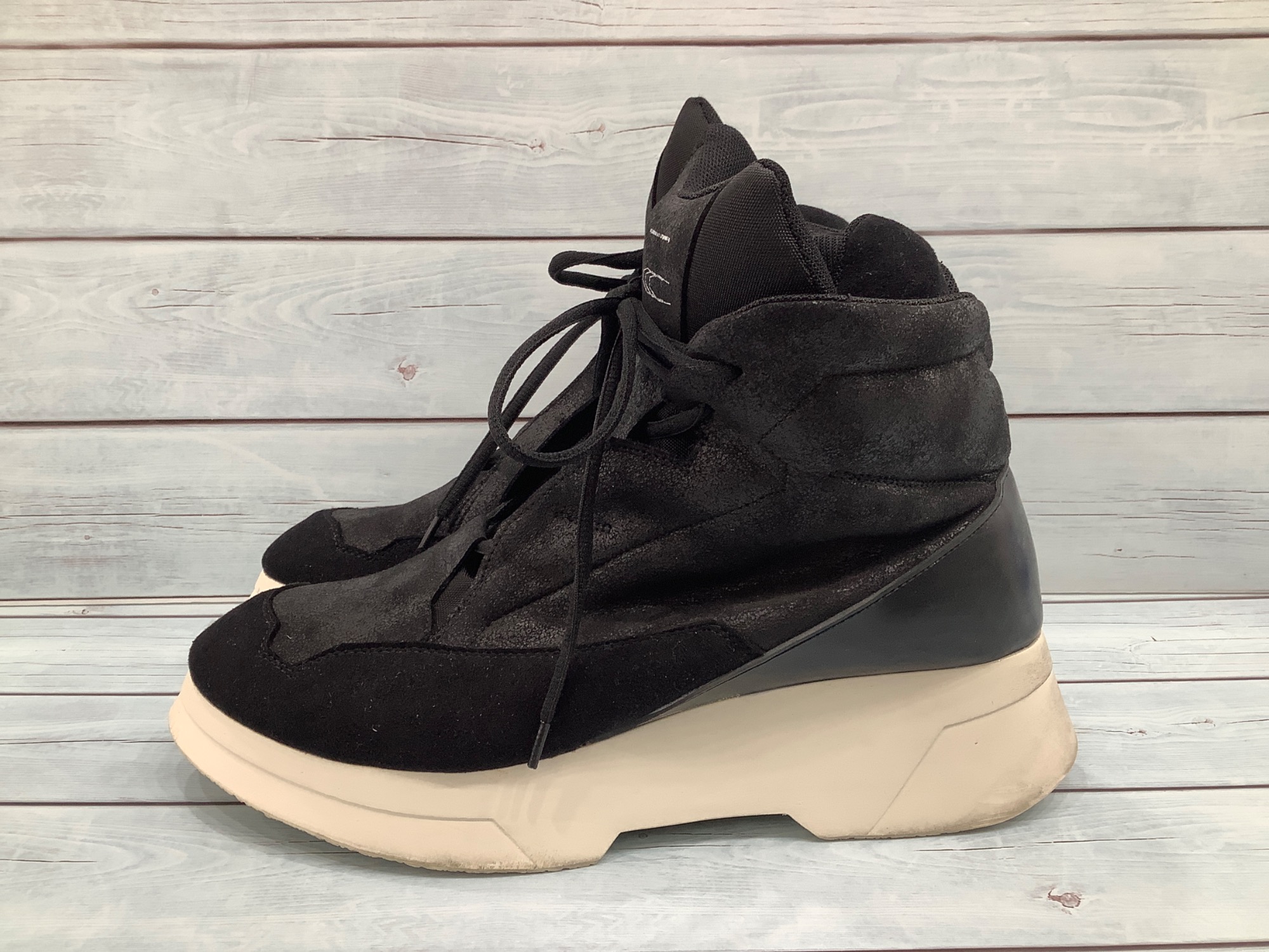 JULIUS スニーカー JULIUS(ユリウス) ハイカットスニーカー買取入荷いたしました