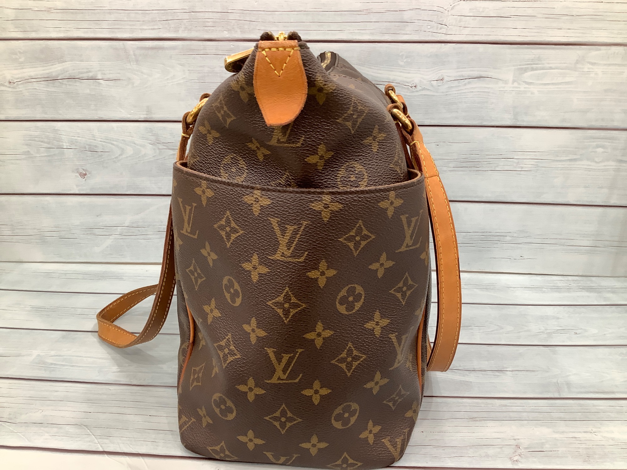 LOUIS VUITTON(ルイヴィトン）トートバッグ トータリーMM 入荷いたし