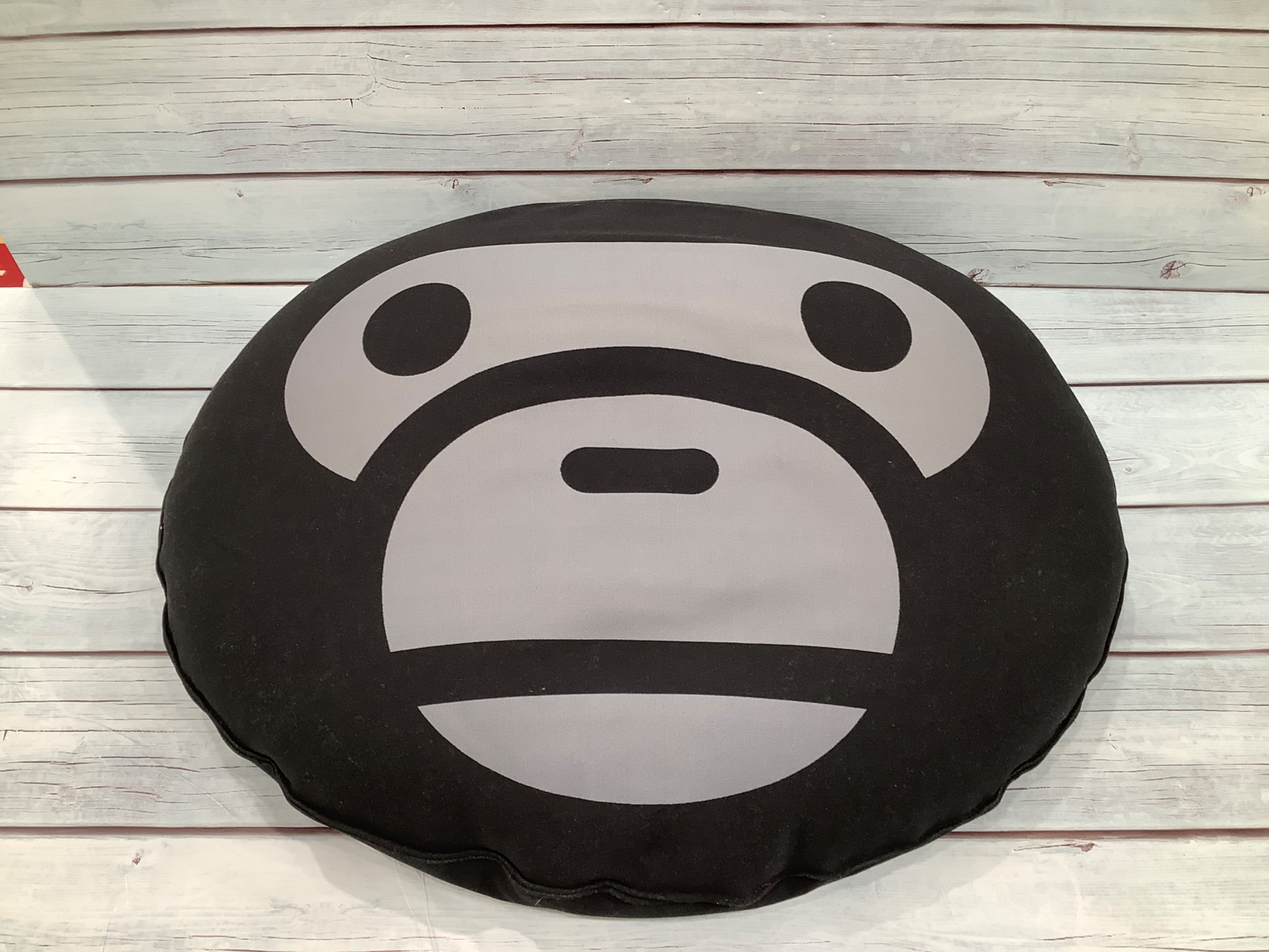 アベイシングエイプクッション/初期？ A BATHING APE (ア ベイシング エイプ) クッション 入荷いたしました