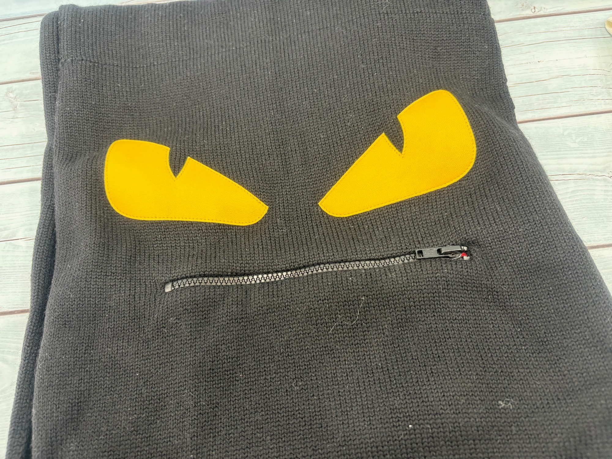 【新品】FENDI フェンディ モンスター マフラー ブラック バグズアイ 新品】FENDI フェンディ モンスター マフラー ブラック バグズアイ